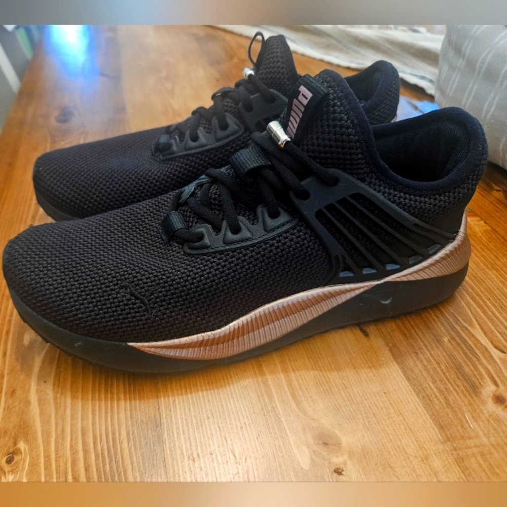 Women's puma tennis shoes